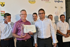 Aigle le 24 juin 2016 ChÃ¢teau d'Aigle  Mondial du Chasselas  CÃ©rÃ©monie de la remise des prix ; 1er Prix â CatÃ©gorie vieux millÃ©simes
Cure dâAttalens Lavaux AOC Chardonne Grand Cru 1983 Obrist SA Offert par Clos, Domaines & ChÃ¢teaux Â©2016,studio edouard curchod, tous droits rÃ©servÃ©s